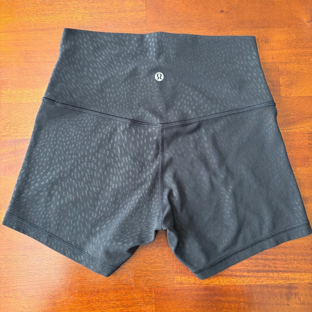 Lululemon Align High Rise Short 4" Black Jewel Emboss Bike Shorts 6 W7BTTS - Picture 2 of 8